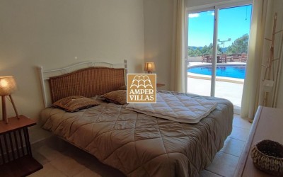 Fantastic villa with panoramic sea views.